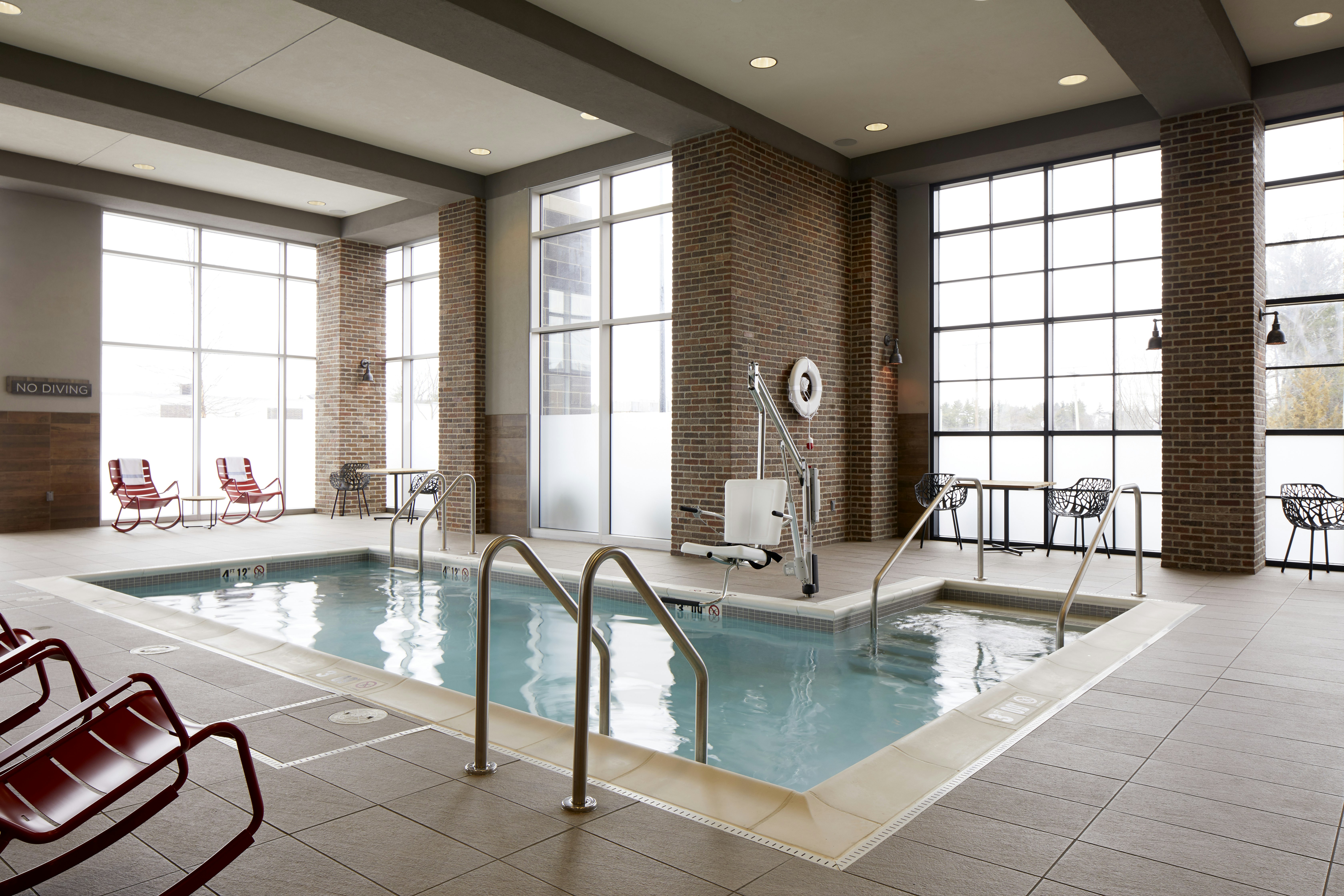 Archer Hotel Burlington 29/80