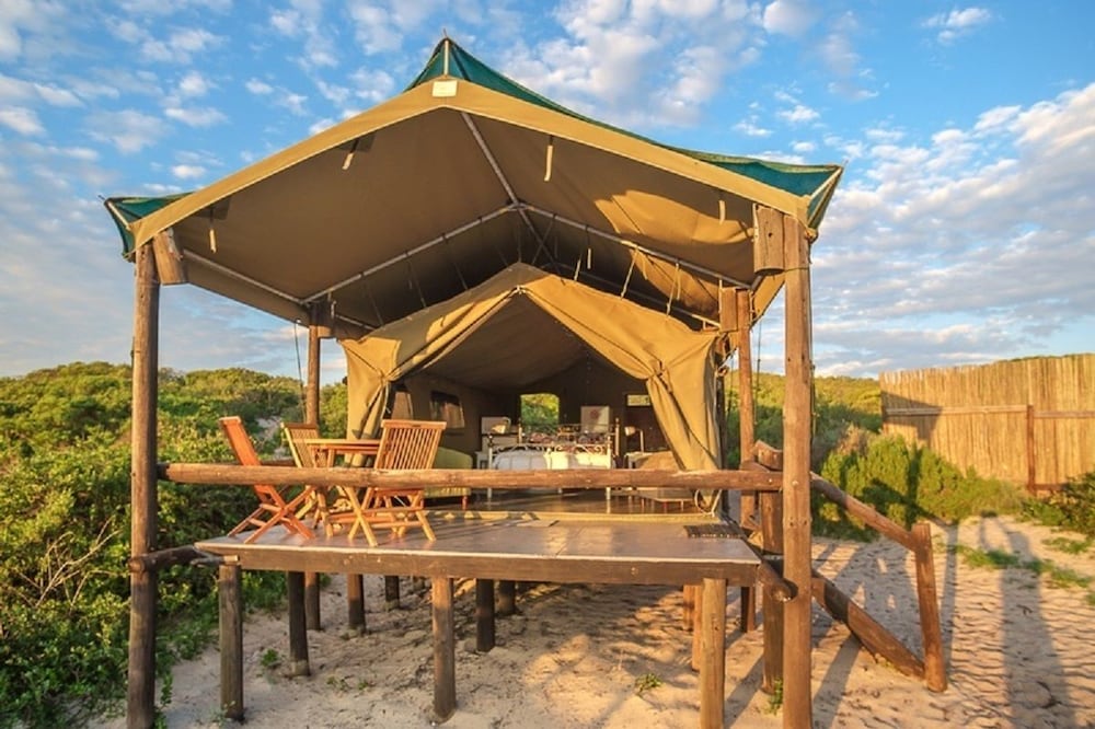 West Coast Luxury Tents 24/27