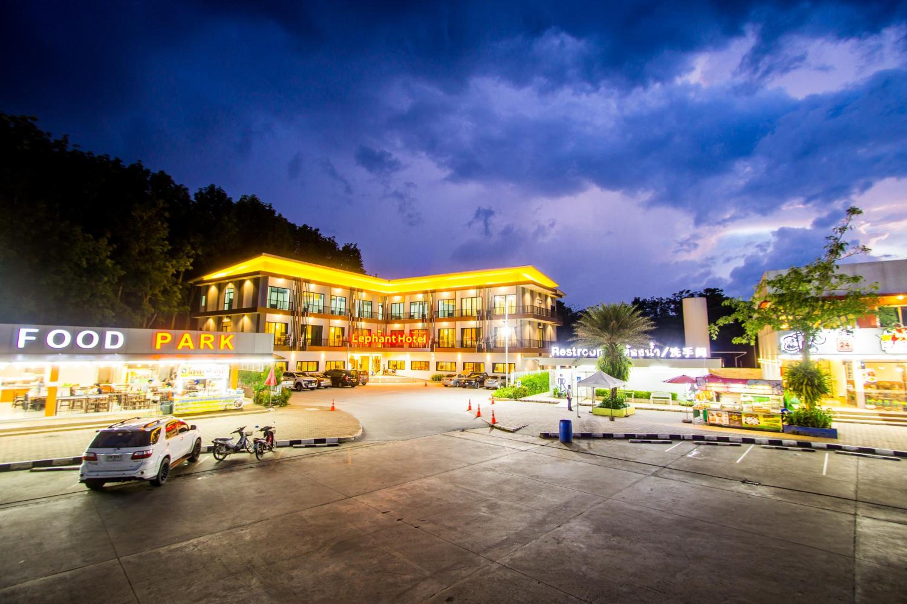The Lephant Hotel 40/40