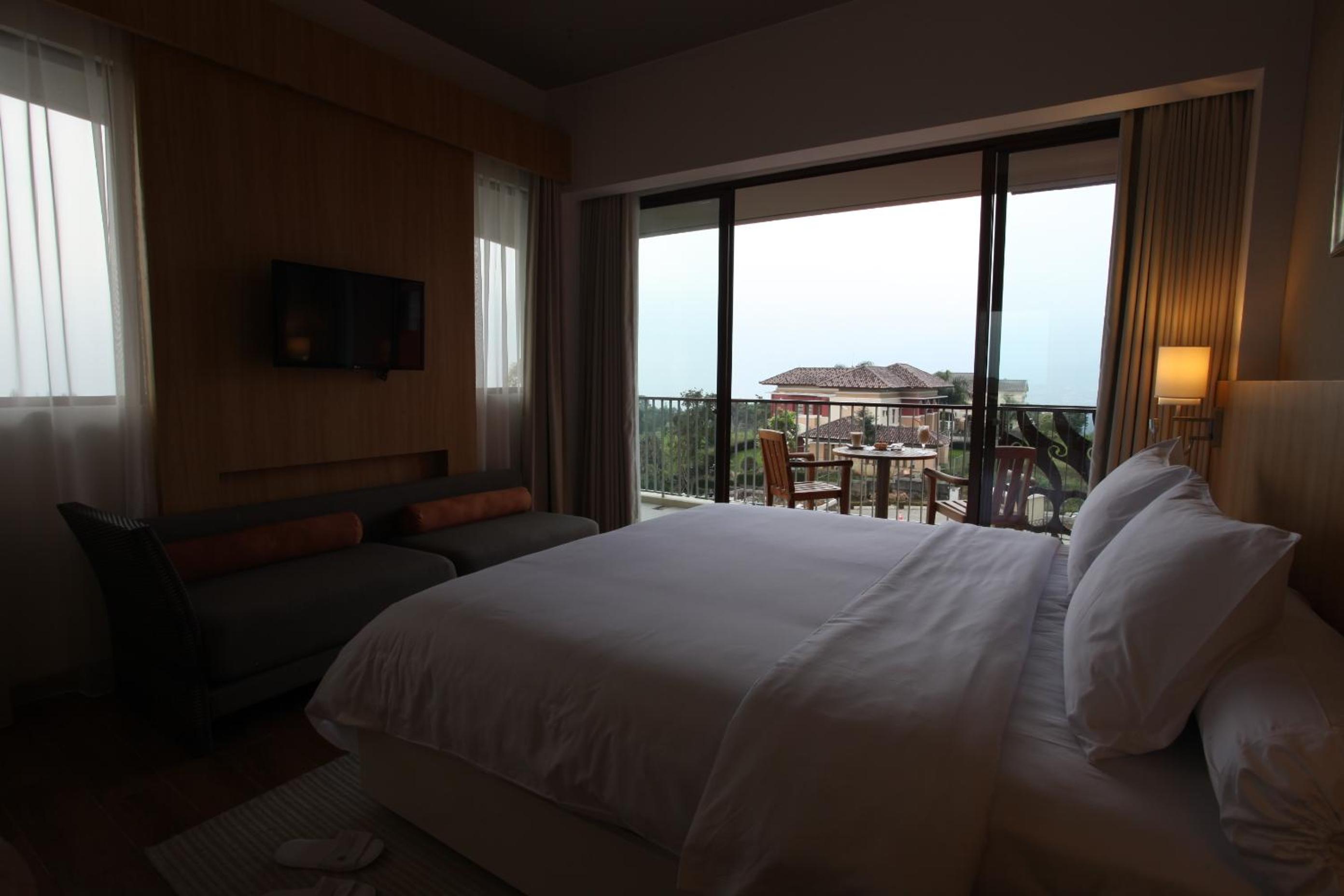 غرفة بسرير مزدوج أو سريرين منفصلين بإطلالة على الجبل، Pesona Alam Resort & Spa 5/8
