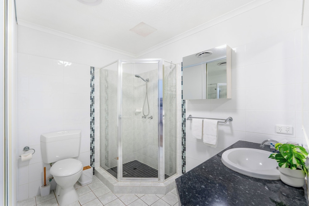 SHELLY BAY RESORT 45/50