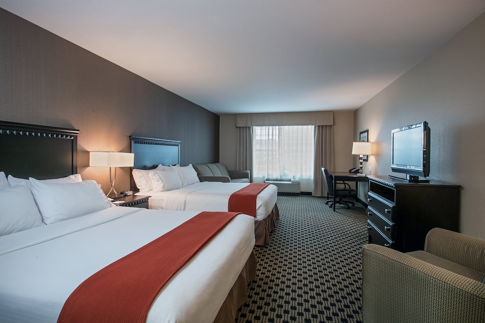 Holiday Inn Express Hotel And Suites Green Bay East 26/64