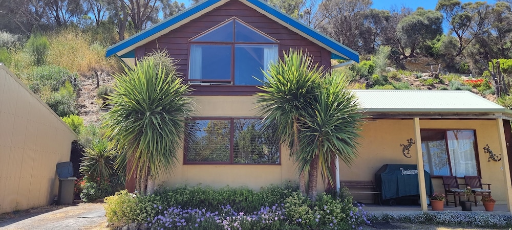 EASTERN REEF COTTAGES 6/56