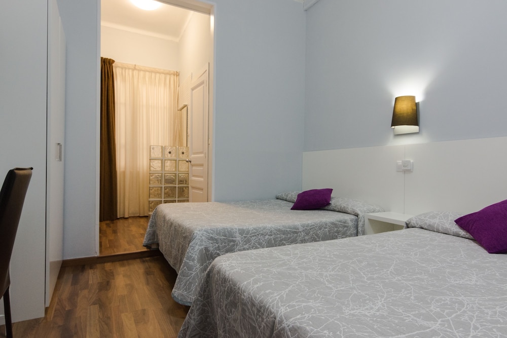 Hostal Lesseps 6/60