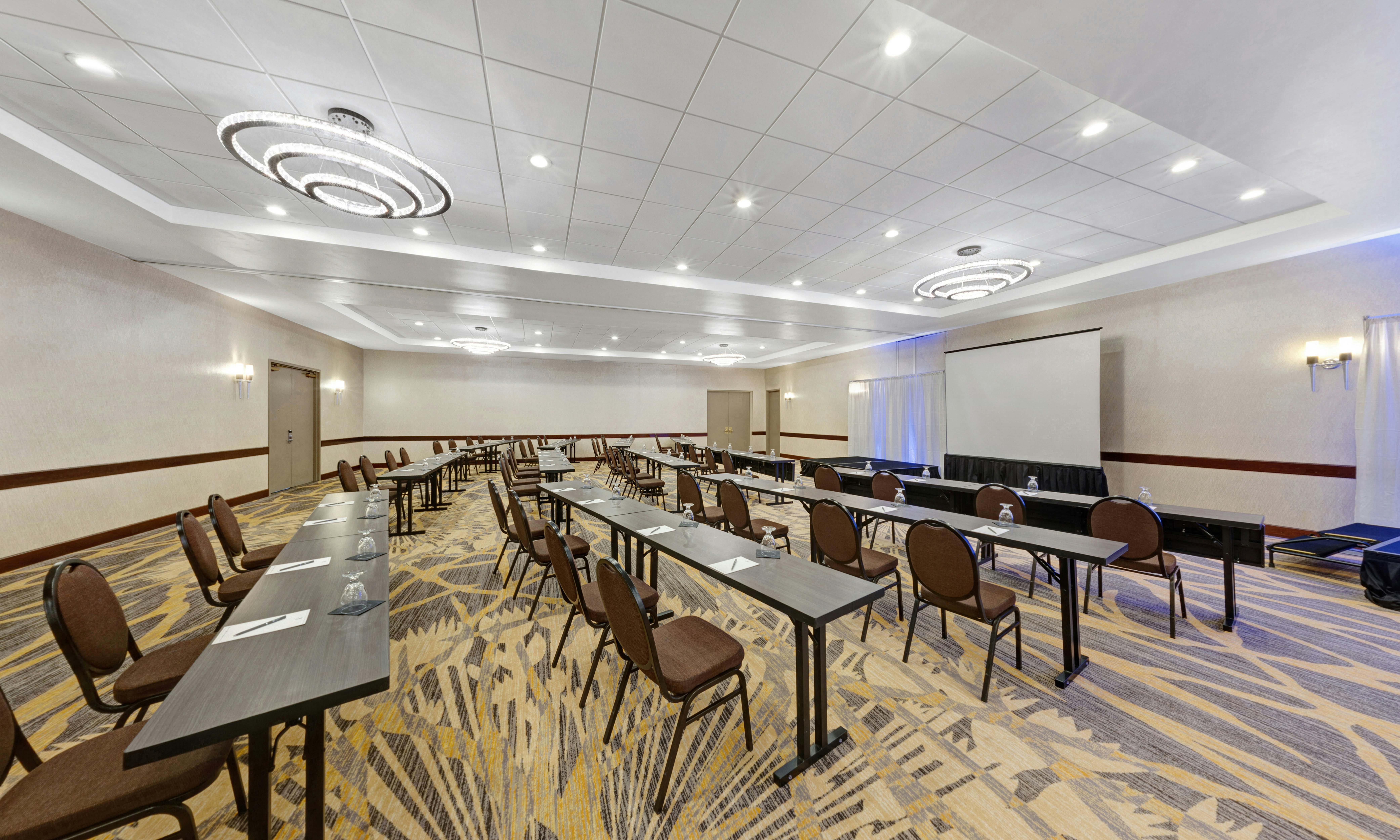 Embassy Suites By Hilton Milwaukee Brookfield 72/81