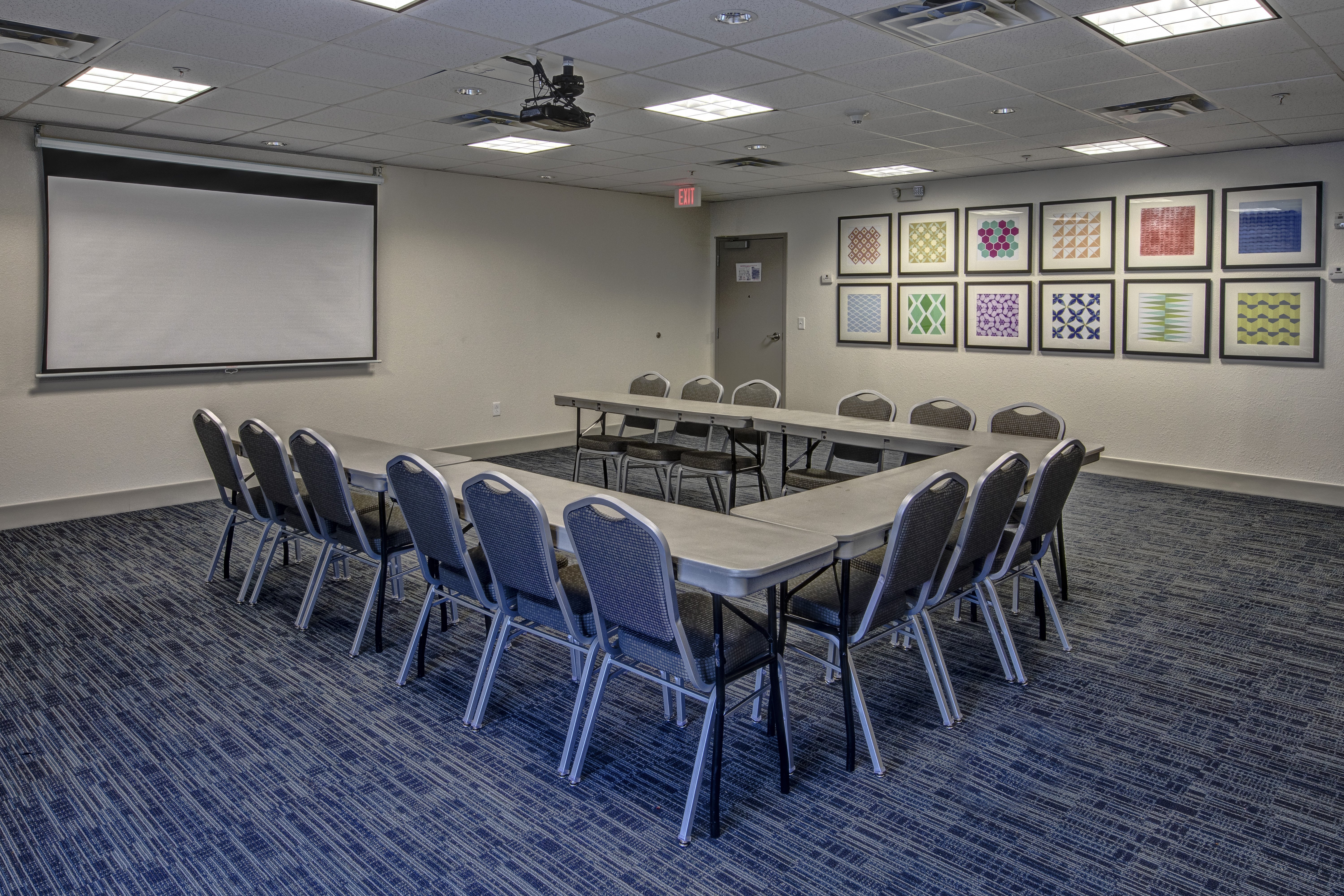 Holiday Inn Express Hotel Suites Smyrna Nashville Area 38/41