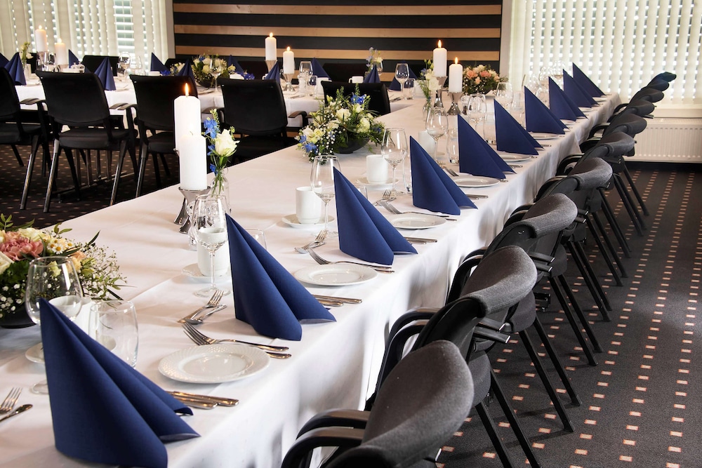 Park Inn By Radisson Oslo Airport Hotel West 44/75