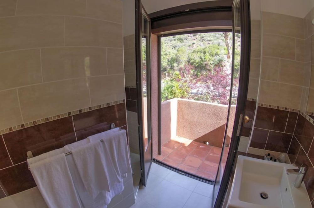 Hotel Corsica 25/50