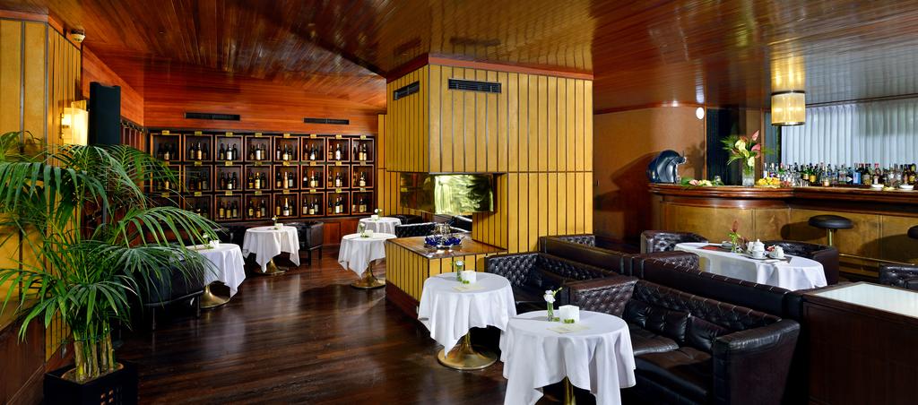 GRAND HOTEL ELITE 37/50