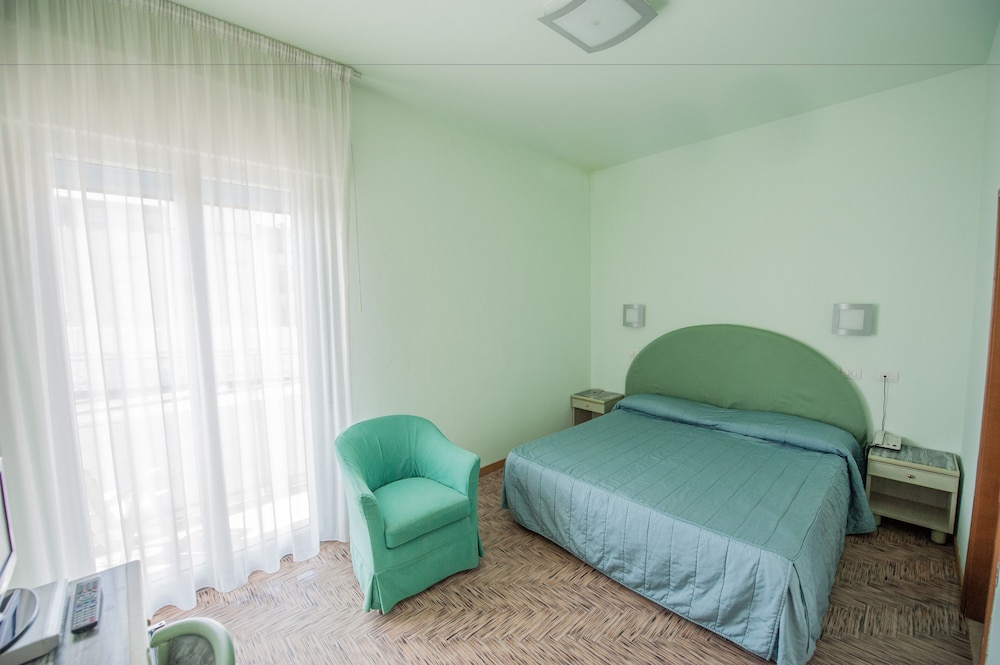 Alba Hotel 8/46