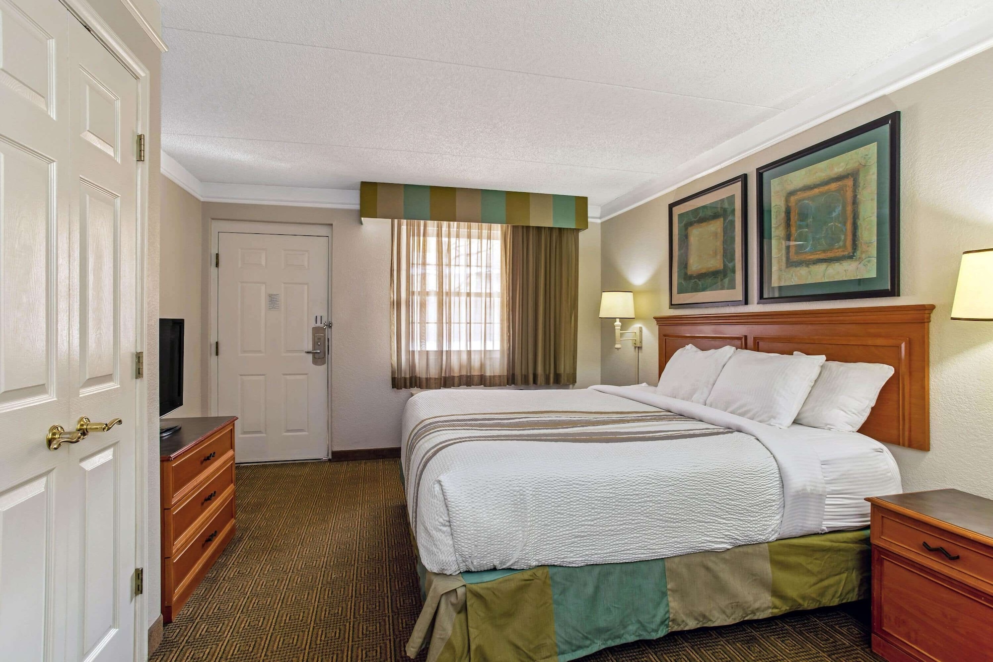 ROOM, KING BED, ACCESSIBLE