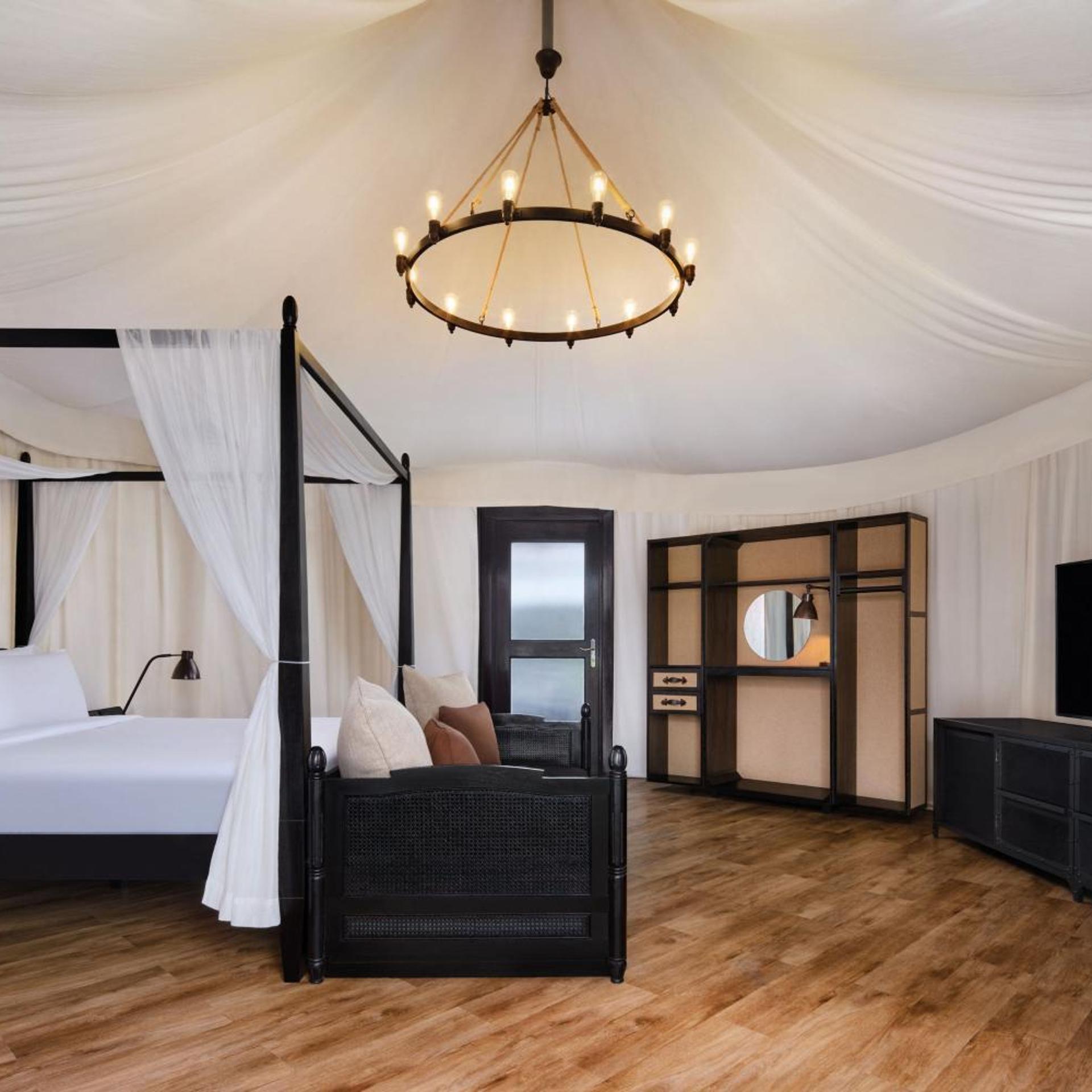 Guest Room, Tent, King Bed, Garden View, Sofa