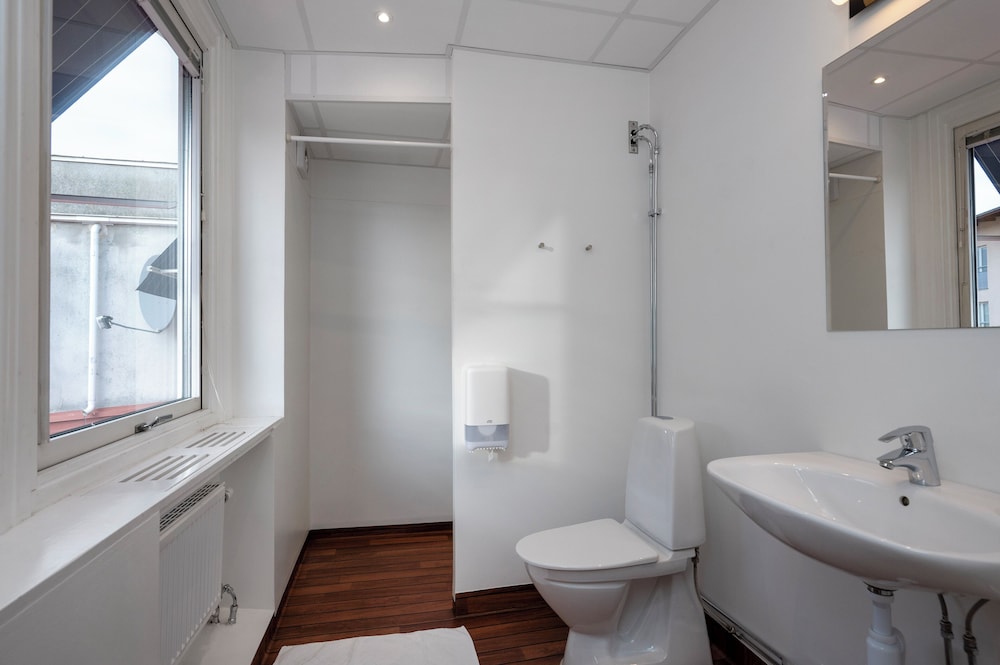 Port Hotel 44/45