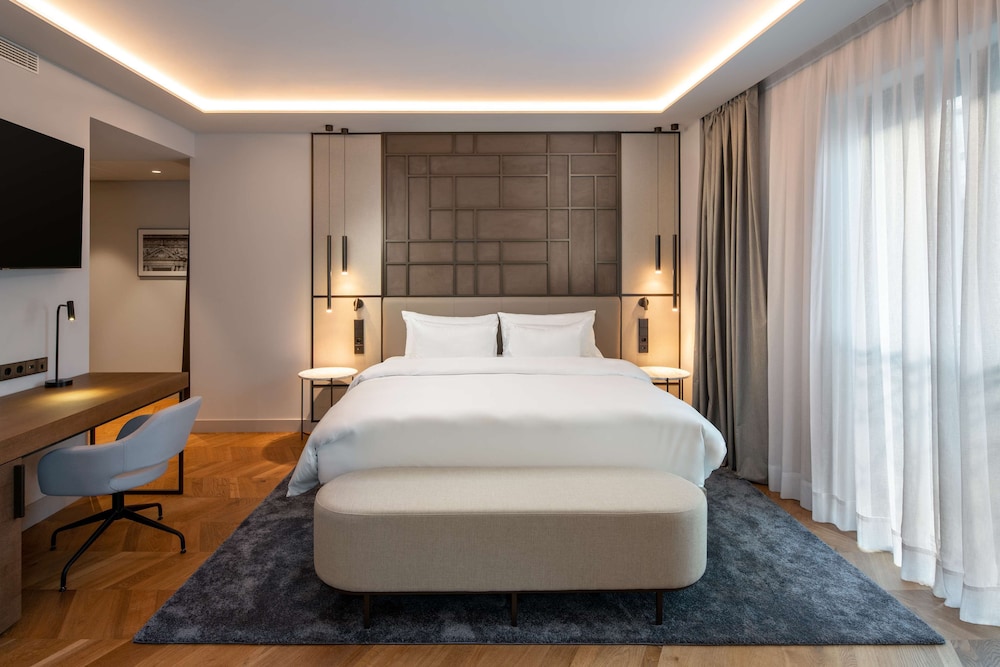 Radisson Collection Hotel, Magdalena Plaza Sevilla 25/73