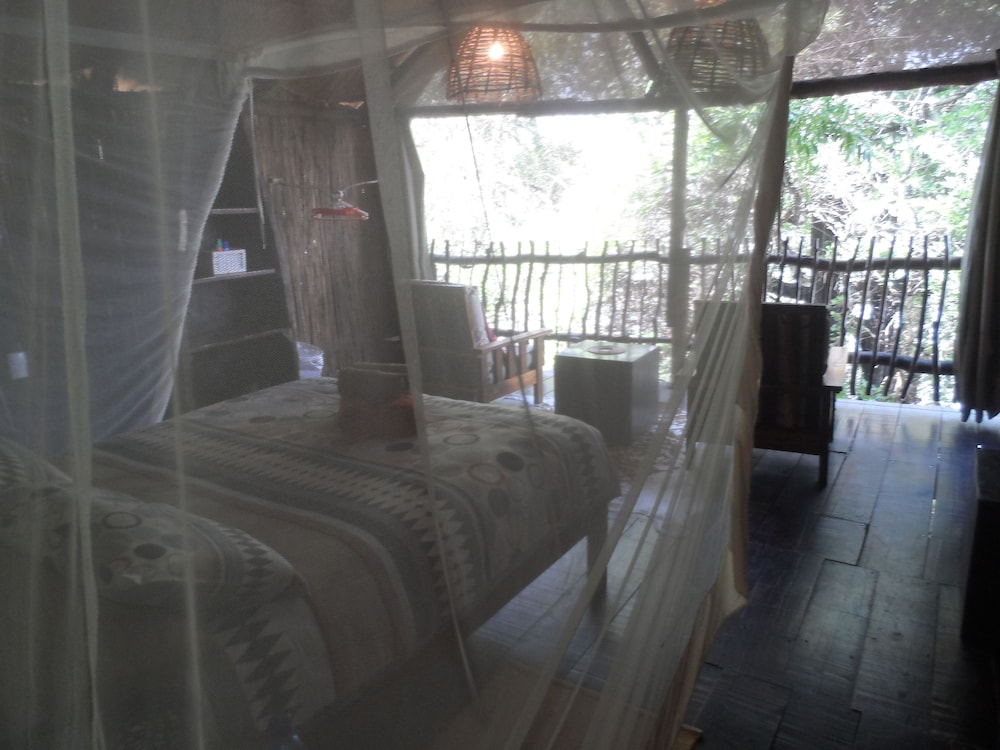 Caprivi Houseboat Safari Lodge 15/23