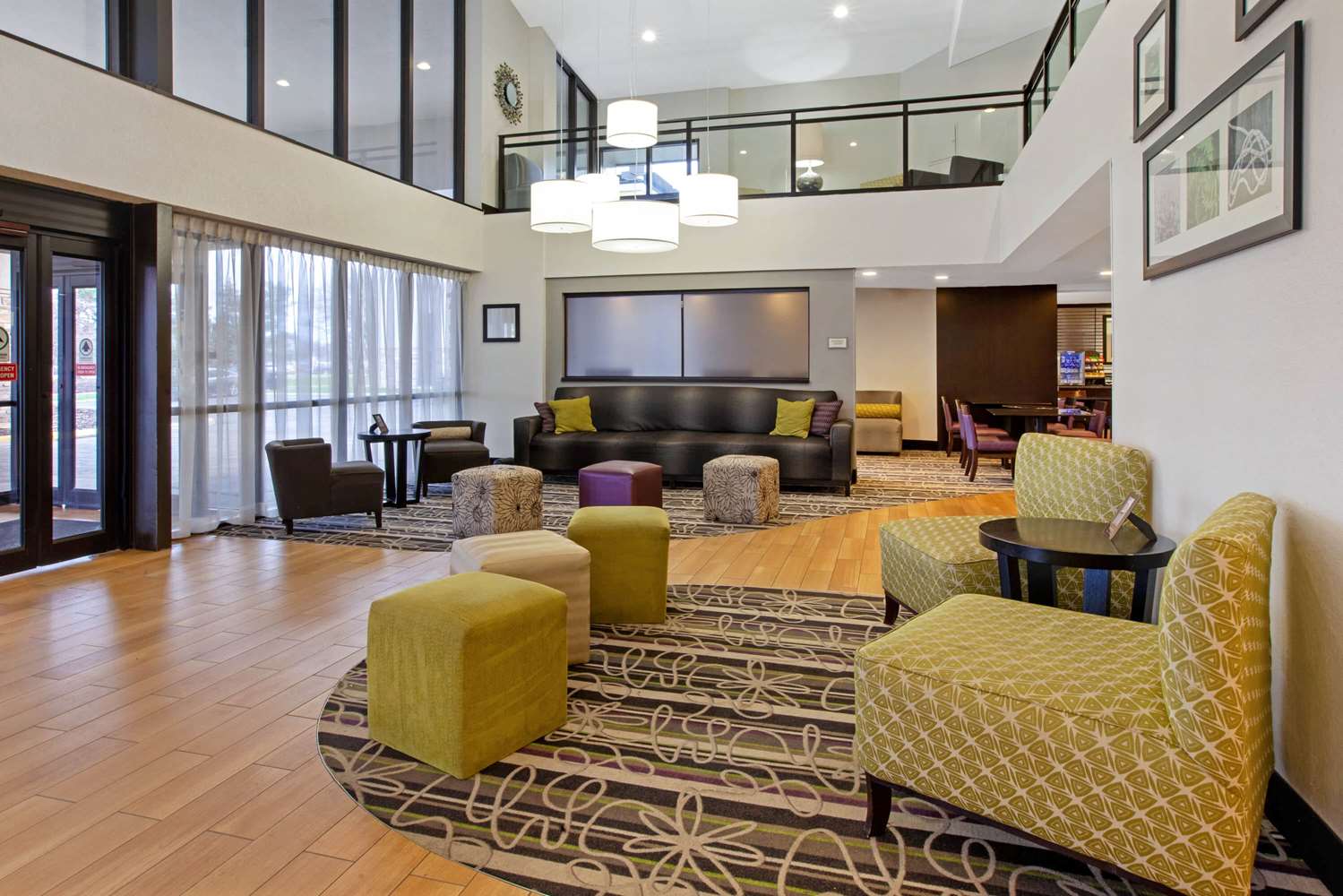 La Quinta Inn & Suites by Wyndham Detroit Metro Airport 30/55