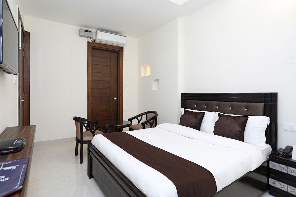 Oyo 9275 Hotel Royal Inn 8/17