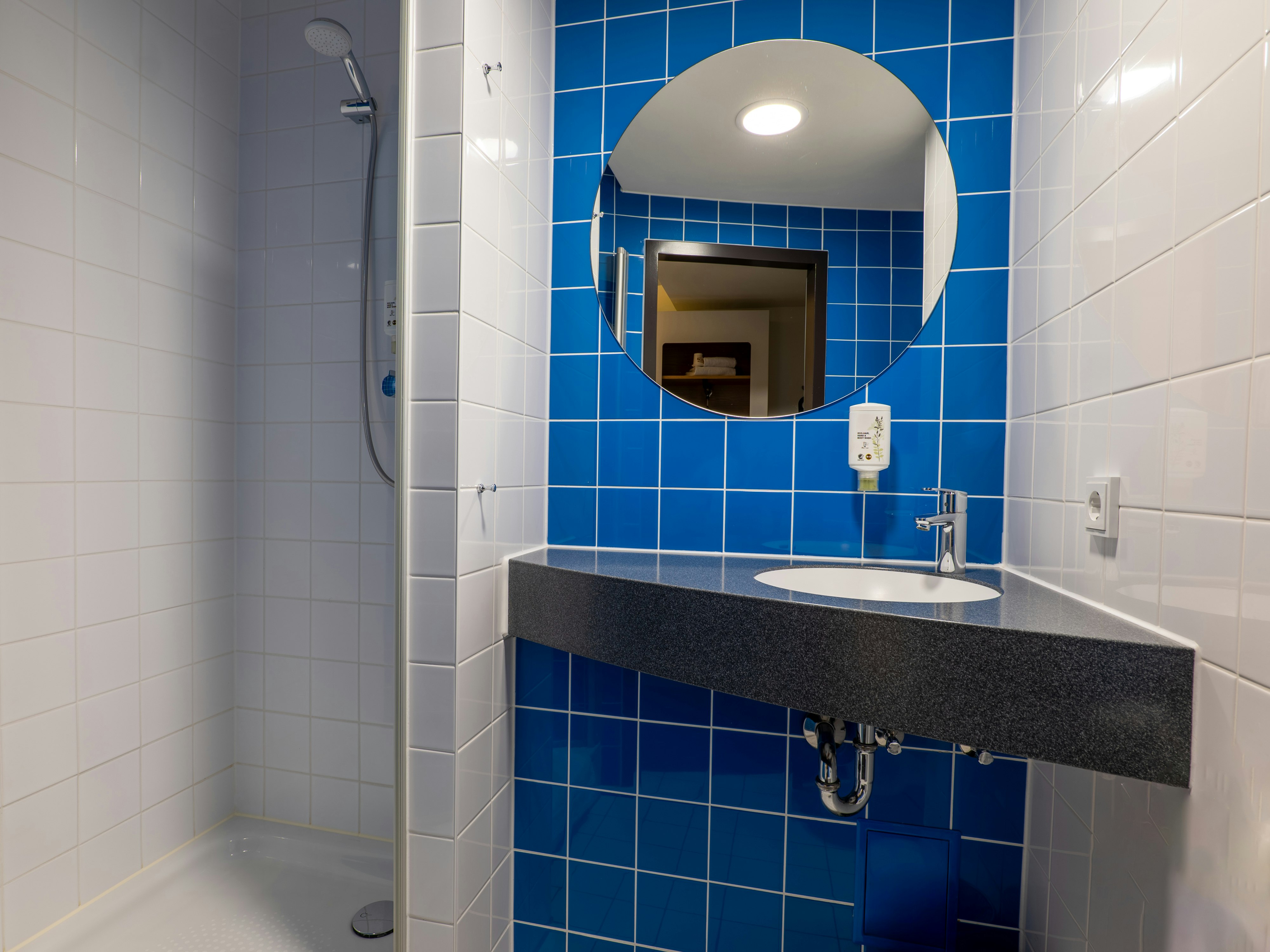 B&B Hotel Stuttgart-Airport/Messe 11/12