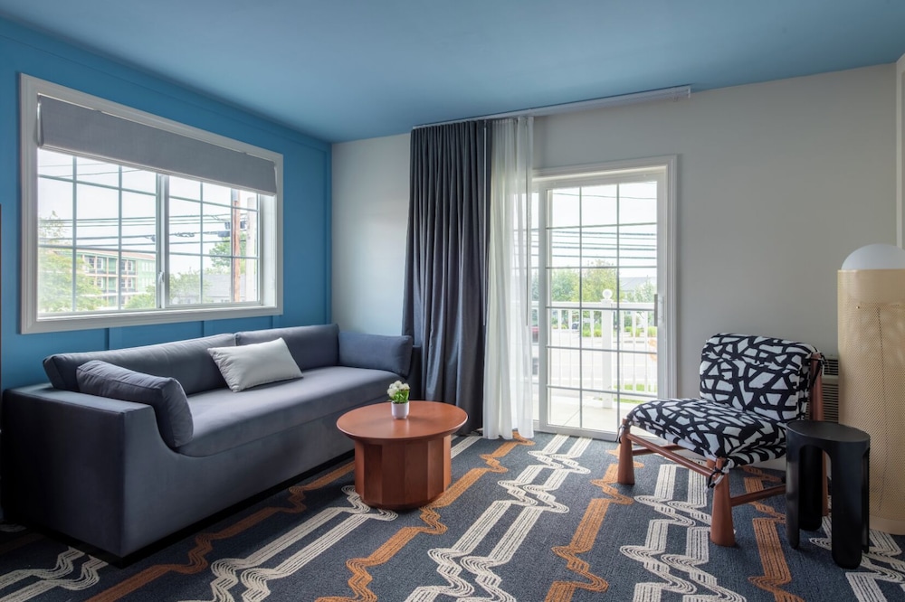 Ogunquit Hotel 30/50