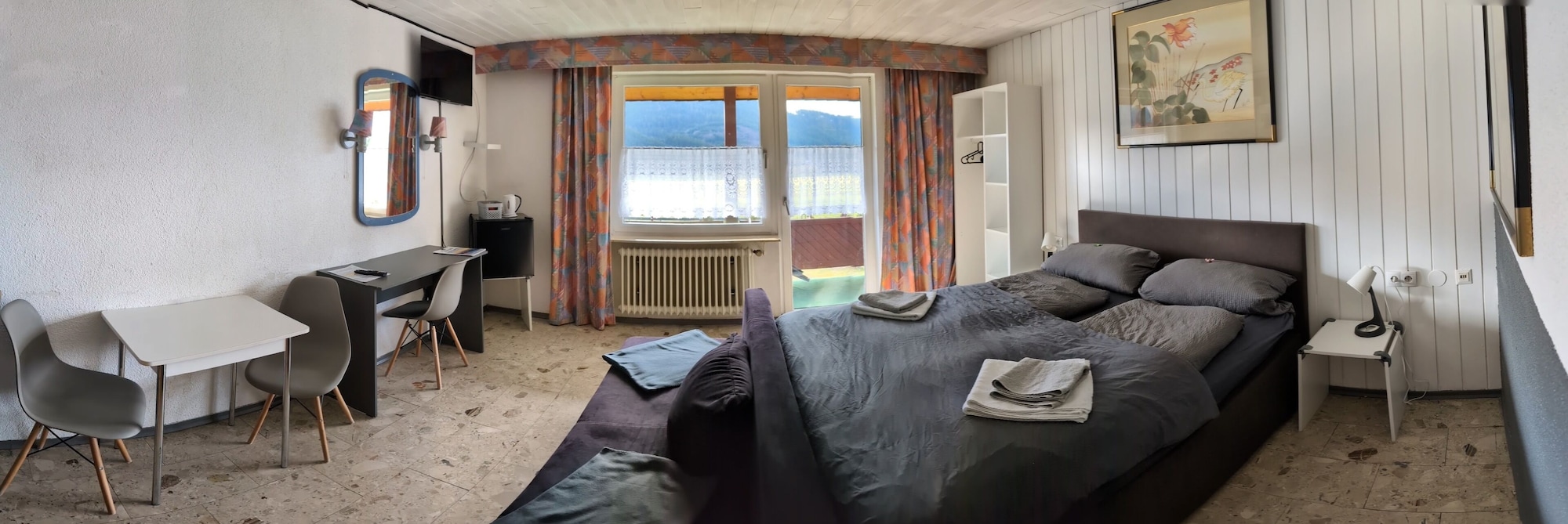 غرفة كومفورت بسرير كينج، B+B Hotel Sonnenmatte Near Badeparadies 4/10