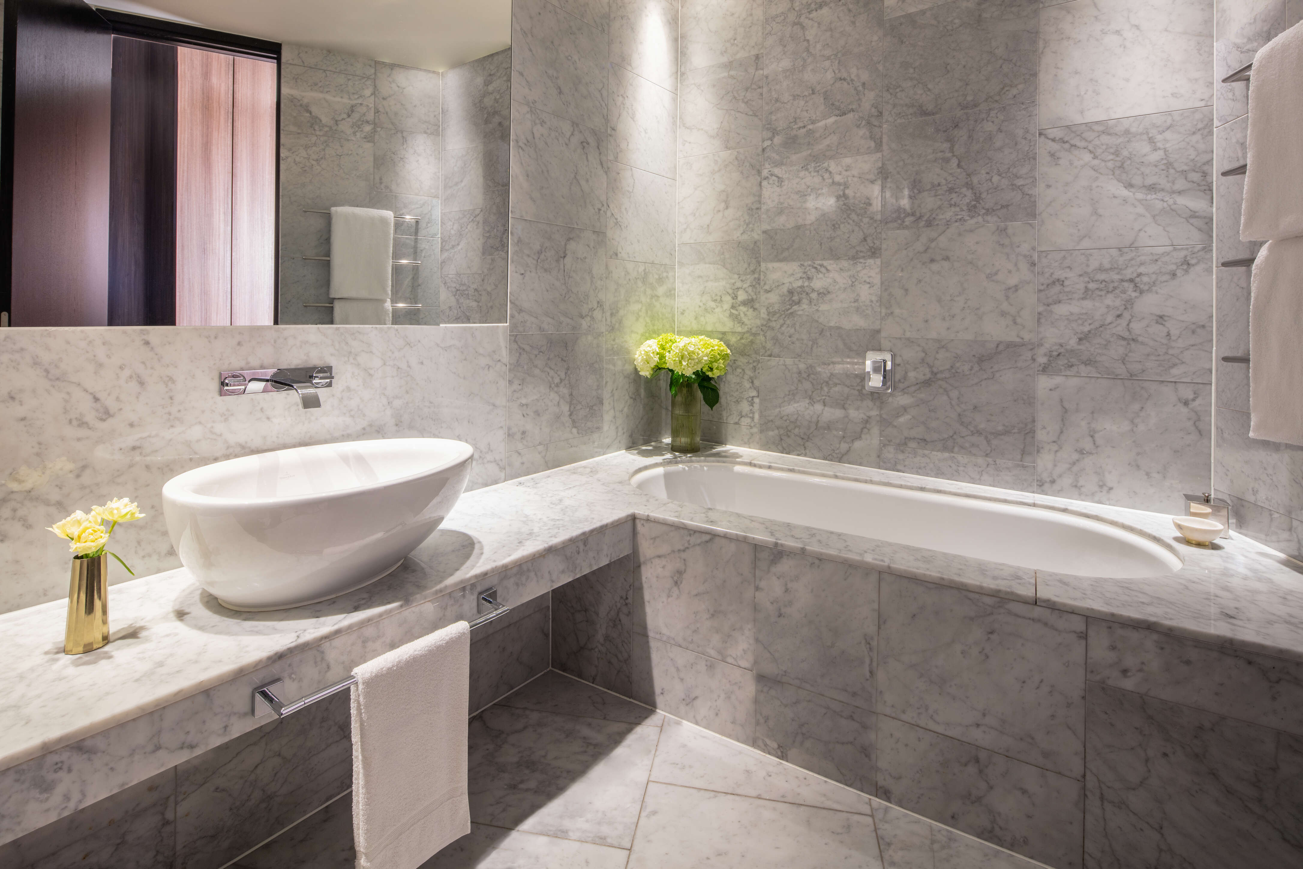 غرفة بريميوم مع سرير إضافي بإطلالة، Anantara The Marker Dublin Hotel 3/7