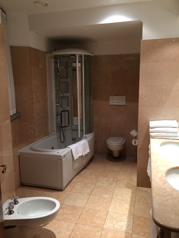 Albergo Le Due Corti 38/62