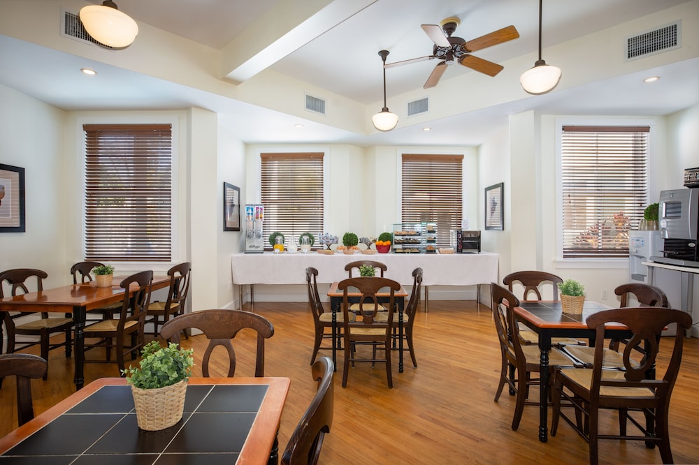 The Southernmost Inn - Adult Only 49/60