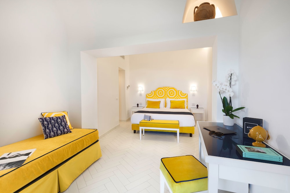 Relais 2 Pini Capri 25/38