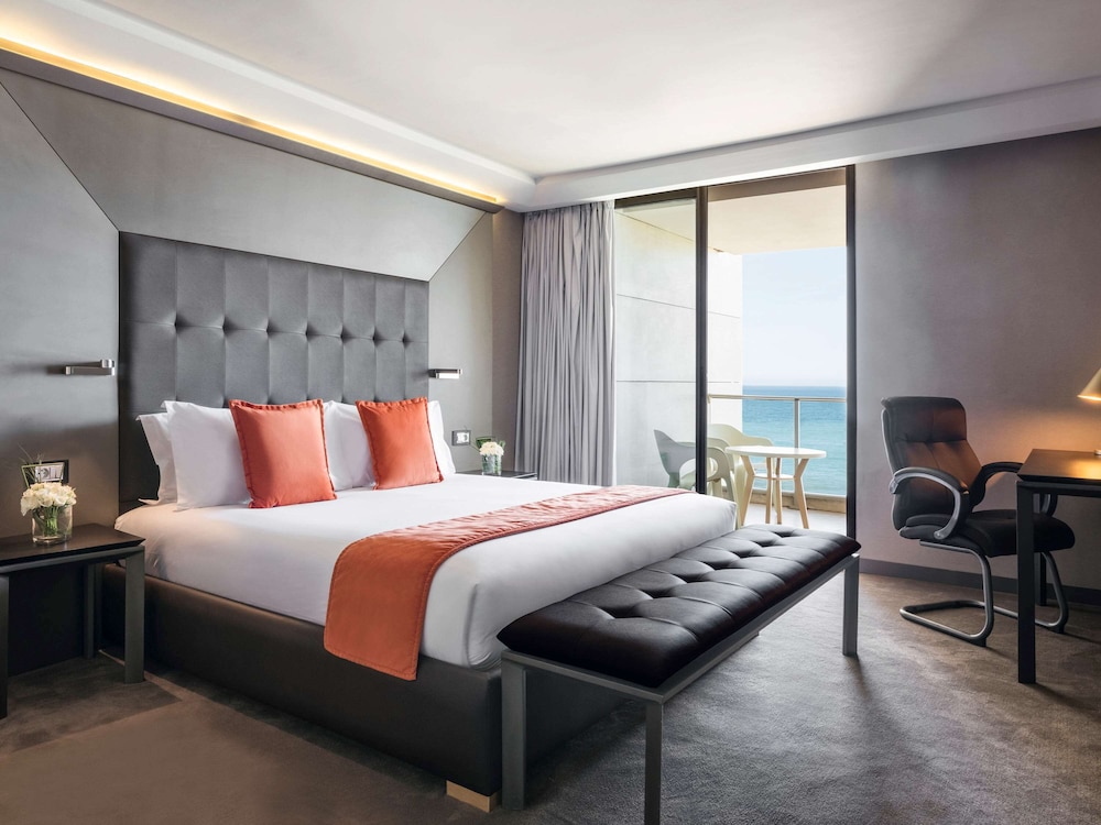Ambassador, Suite, King Bed, Sea View