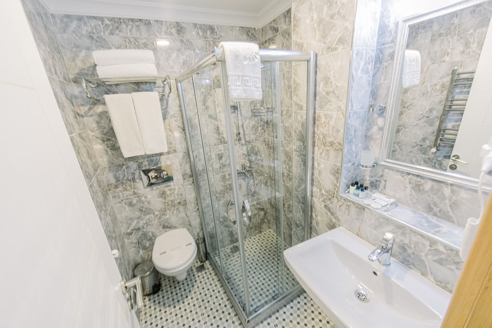 Acacia Mansion Hotel 47/49