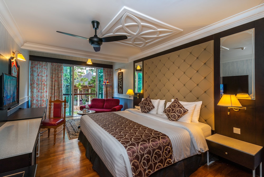 Century Pines Resort 14/50