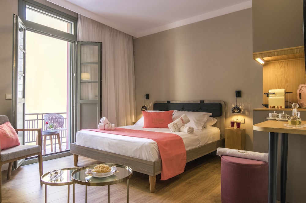 Viaggio Elegant Rooms 13/50