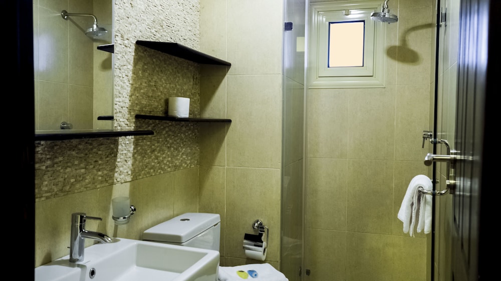 Newcity Suites Apartments 48/50