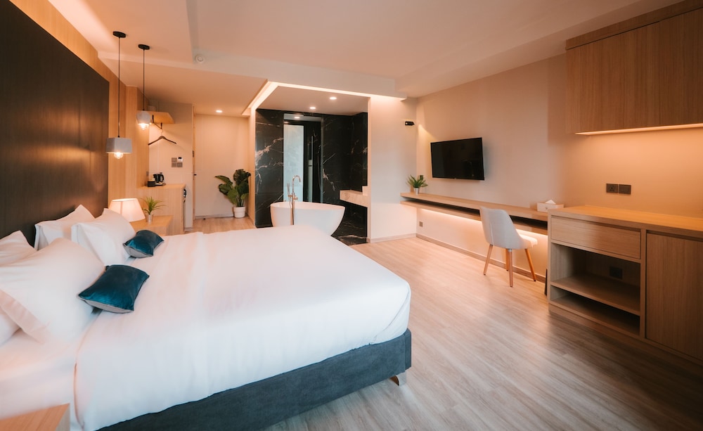 56 Hotel 17/50