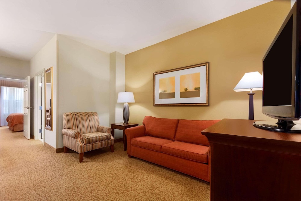 Country Inn & Suites by Radisson, Texarkana, TX 19/27