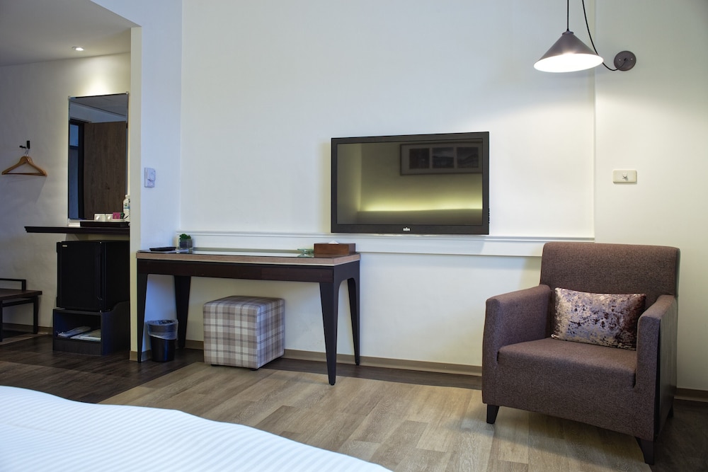 53 Hotel 37/55