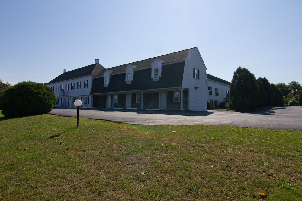 Sandwich Lodge & Resort 56/60