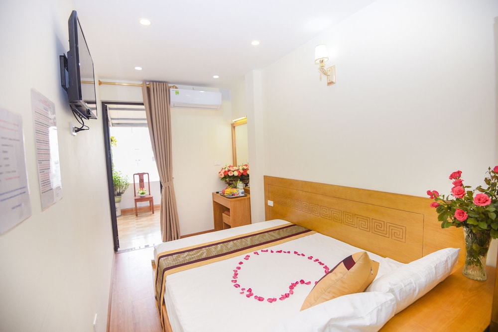 Hanoi Old Town Palace Guest House 2/45