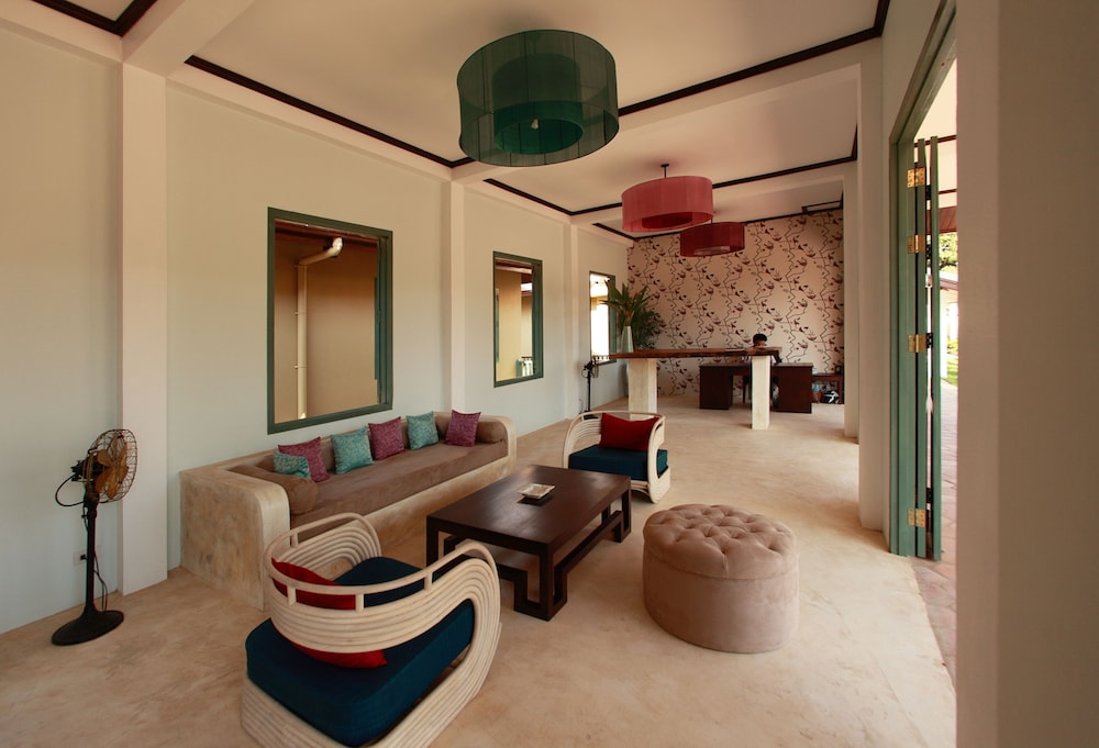 THE APSARA RIVE DROITE 29/50