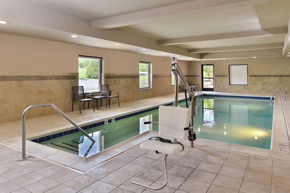 Hampton Inn Harrisonburg South 52/53