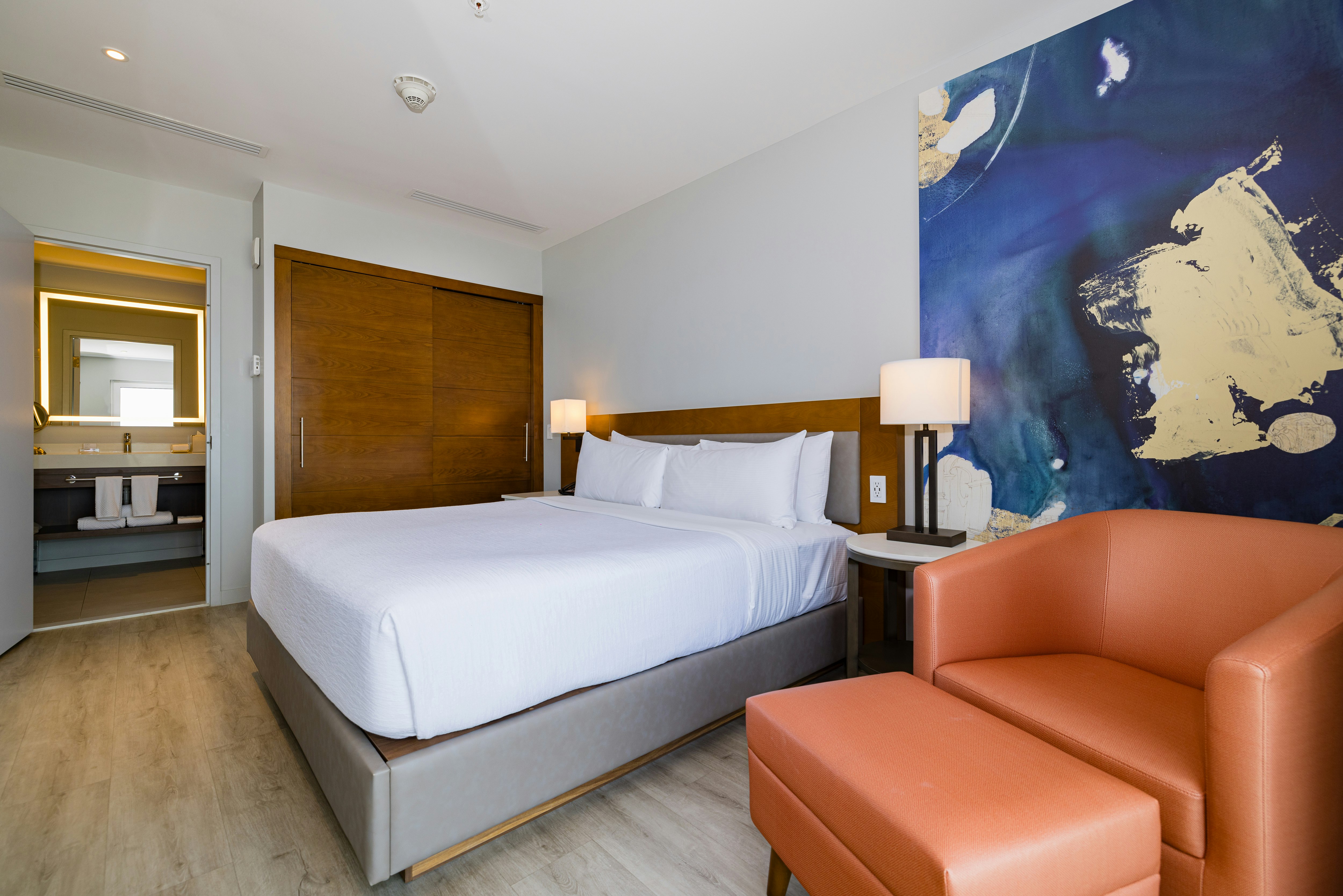 Grand, King Bed, Ocean Front