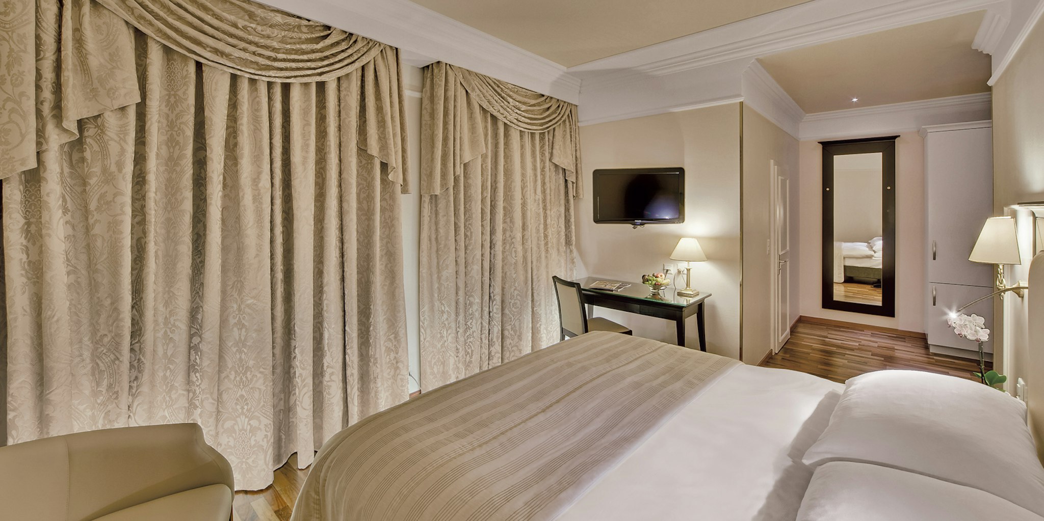 Grand Hotel Suisse Majestic 18/53