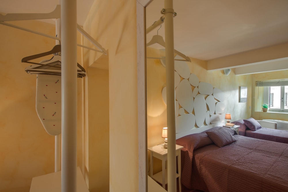 Rome King Suite 32/69