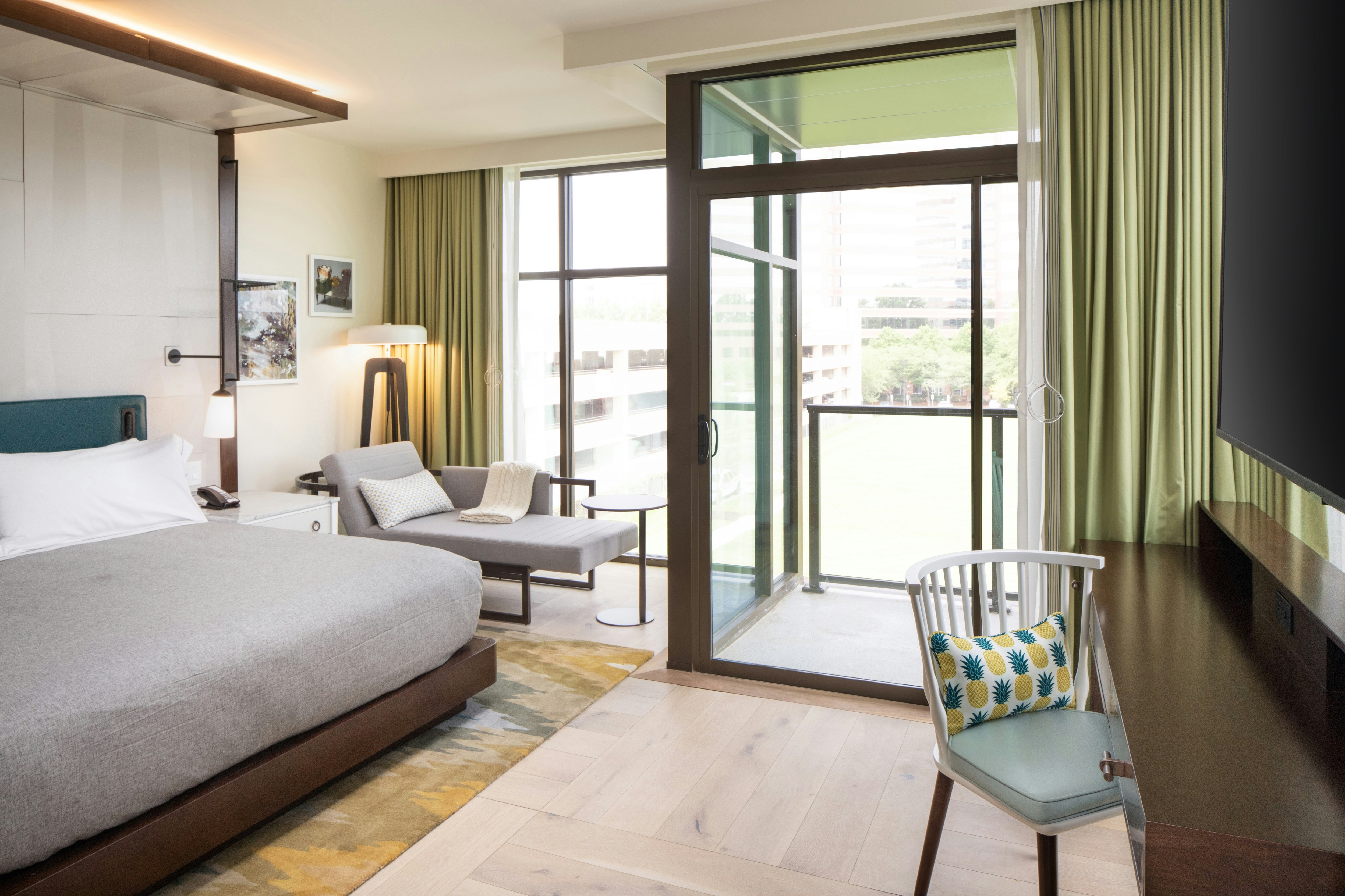 PREMIUM, KING BED, BALCONY
