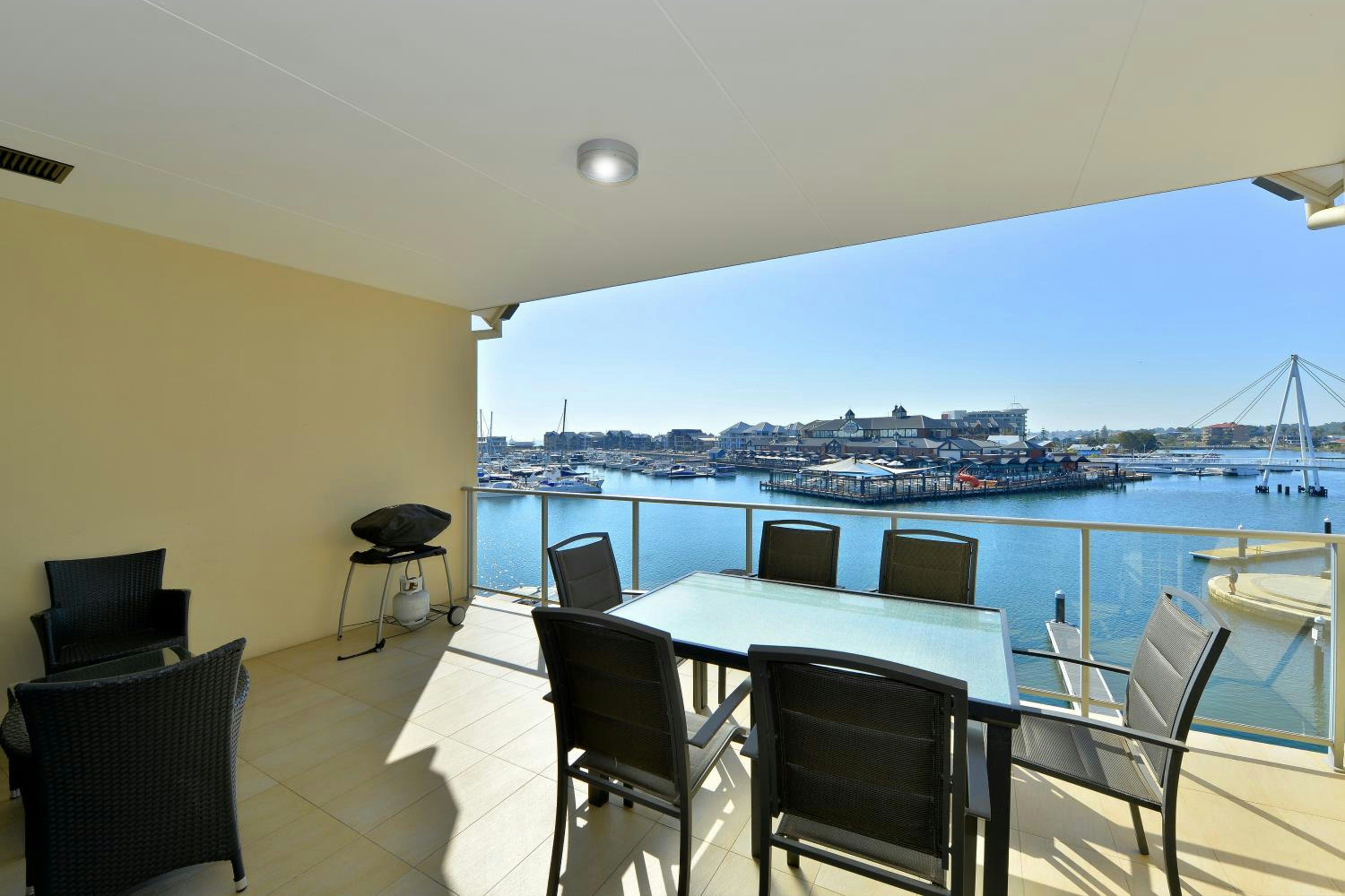 Dolphin Quay Apartments 60/71