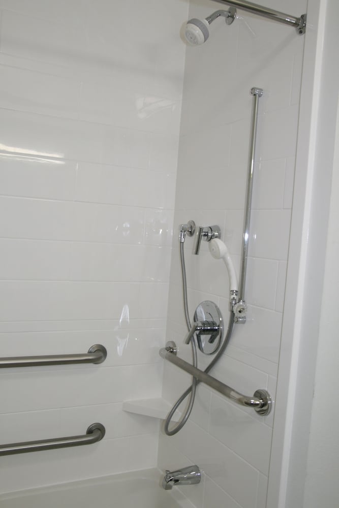 Hampton Inn Clarion 12/31
