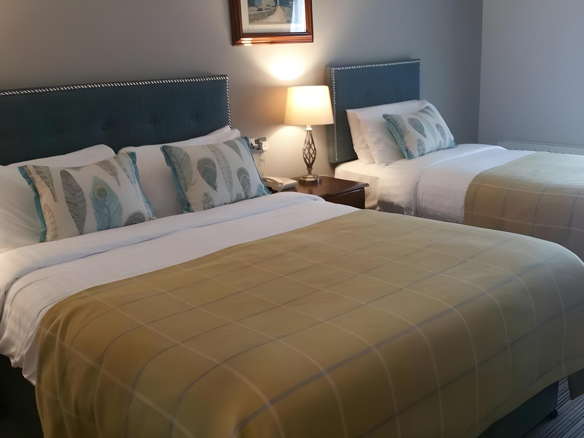 Room, Triple, 1 Double and 1 Single Bed