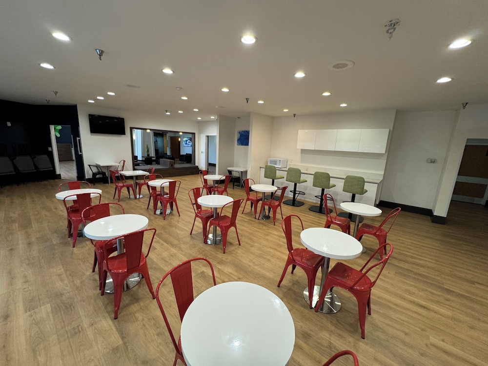 Extended Stay America Premier Suites - Portland - North 37/50