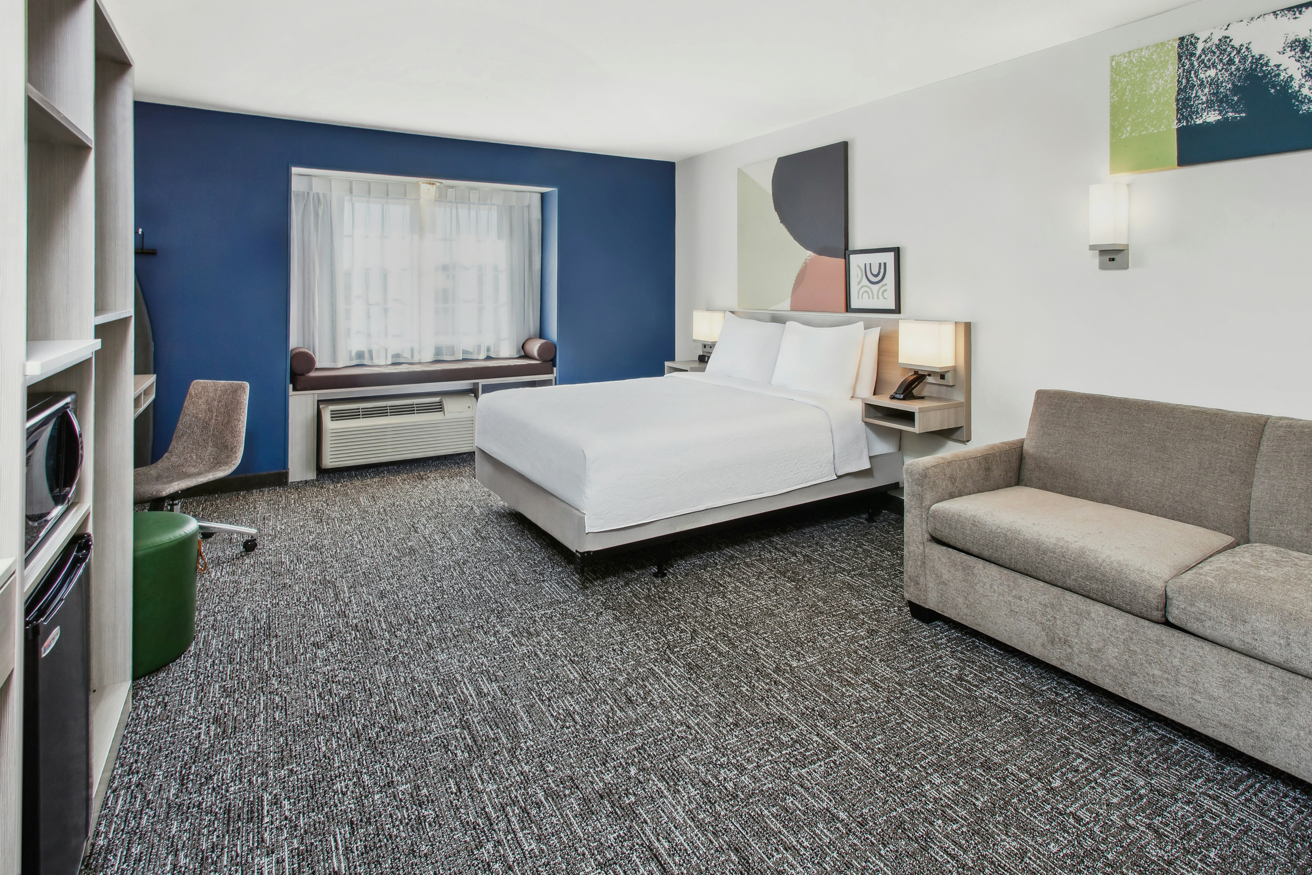 ROOM, QUEEN BED, ACCESSIBLE