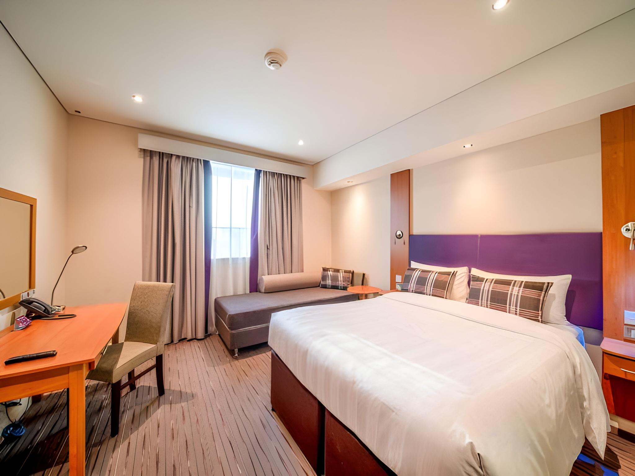 Room at Premier Inn Dubai International Airport, DUBAI